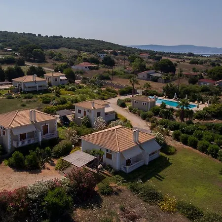 Navarone Beach Apartments Petrochori  Esterno foto